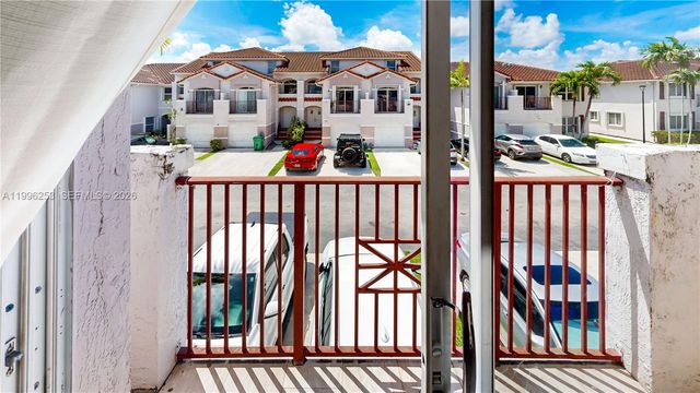 10101 SW 154th Cir Ct 107, Miami, FL 33196