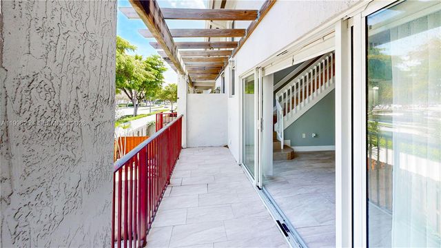 10101 SW 154th Cir Ct 107, Miami, FL 33196