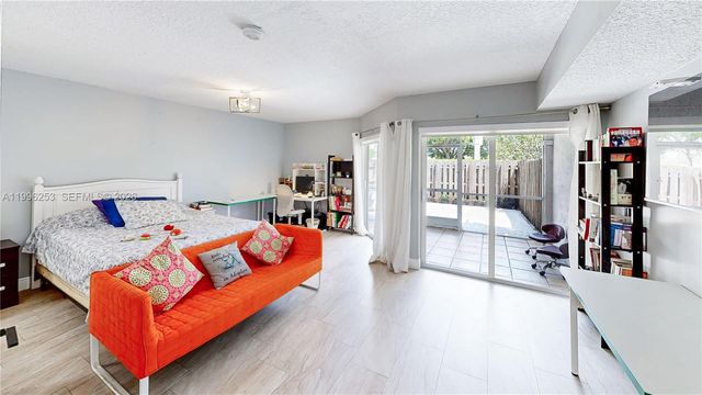 10101 SW 154th Cir Ct 107, Miami, FL 33196