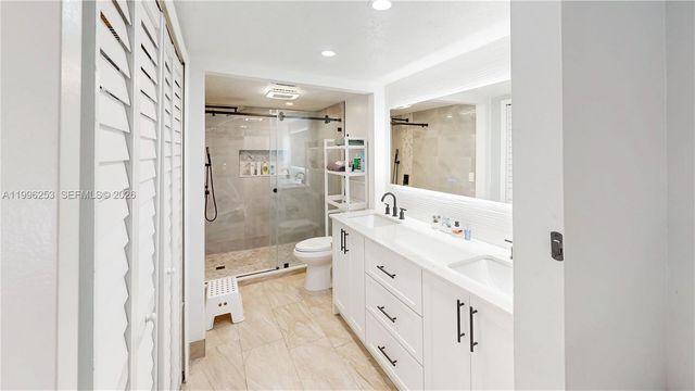 10101 SW 154th Cir Ct 107, Miami, FL 33196
