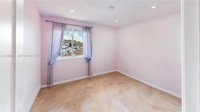 10101 SW 154th Cir Ct 107, Miami, FL 33196