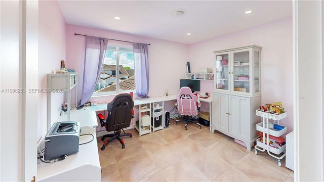 10101 SW 154th Cir Ct 107, Miami, FL 33196