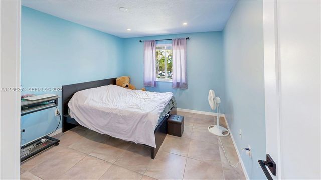 10101 SW 154th Cir Ct 107, Miami, FL 33196