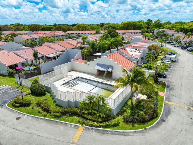 10101 SW 154th Cir Ct 107, Miami, FL 33196