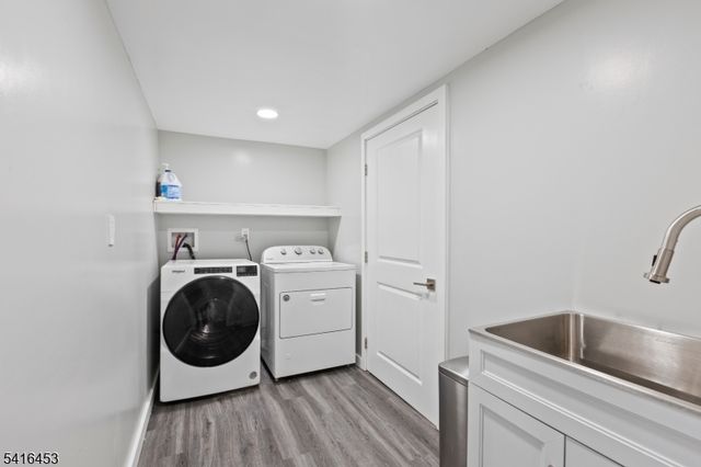 33 Mcauliffe Dr, North Brunswick Twp., NJ 08902