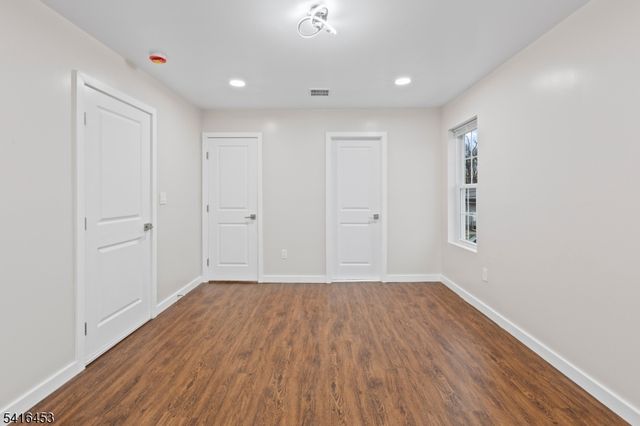 33 Mcauliffe Dr, North Brunswick Twp., NJ 08902