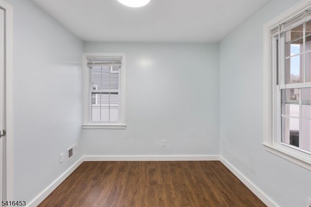 33 Mcauliffe Dr, North Brunswick Twp., NJ 08902