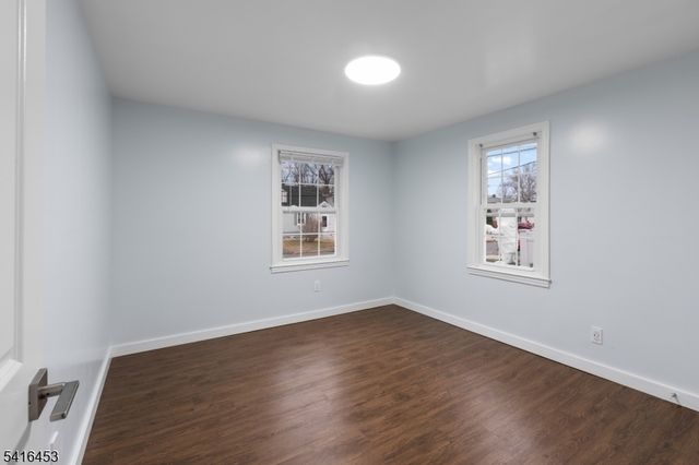 33 Mcauliffe Dr, North Brunswick Twp., NJ 08902