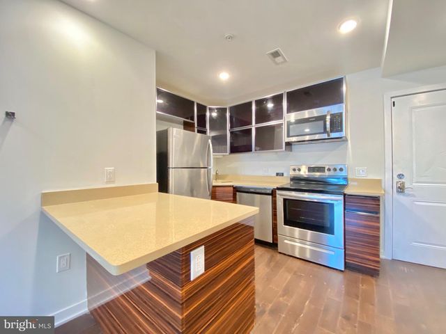 1 W MAIN ST #305, Norristown, PA 19401