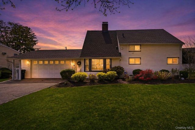 235 Twin Lane E, Wantagh, NY 11793
