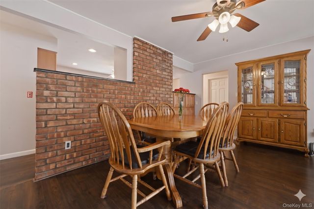 235 Twin Lane E, Wantagh, NY 11793