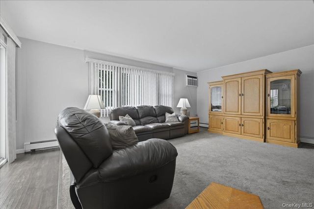 235 Twin Lane E, Wantagh, NY 11793