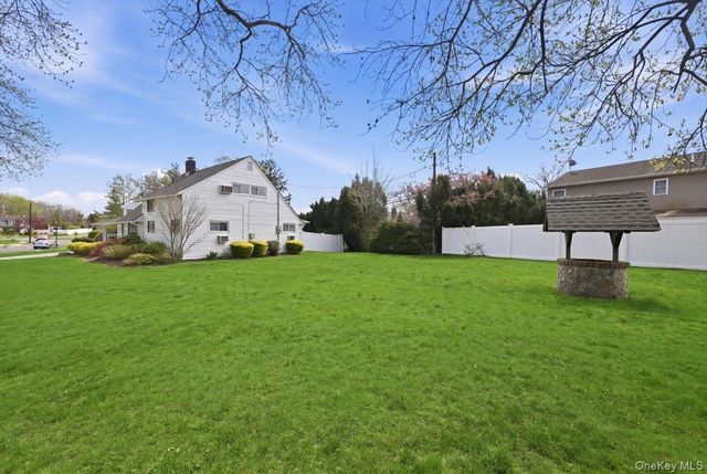 235 Twin Lane E, Wantagh, NY 11793