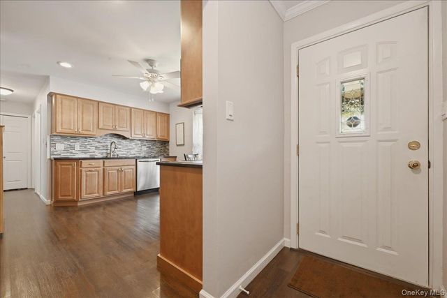 235 Twin Lane E, Wantagh, NY 11793