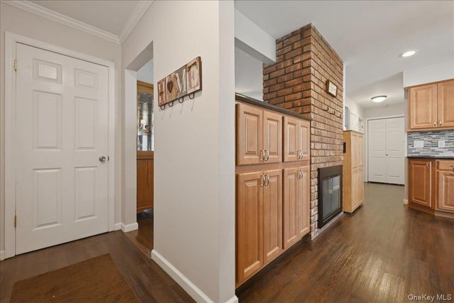 235 Twin Lane E, Wantagh, NY 11793