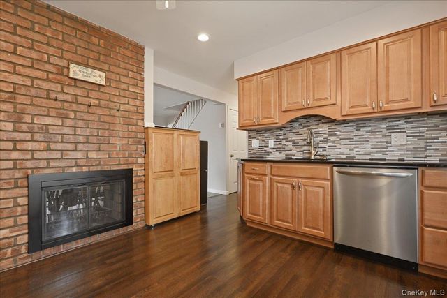 235 Twin Lane E, Wantagh, NY 11793