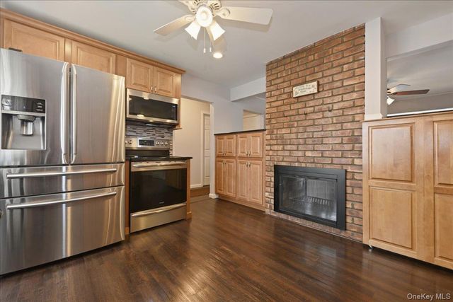 235 Twin Lane E, Wantagh, NY 11793