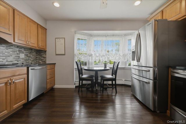 235 Twin Lane E, Wantagh, NY 11793