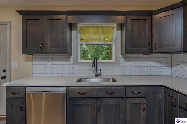 148 Wooded Glen Road, Mount Washington, KY 40047