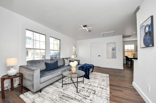 4215 Eli St Street, Houston, TX 77007