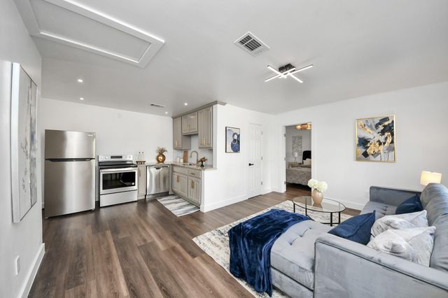 4215 Eli St Street, Houston, TX 77007