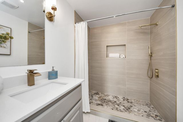 4215 Eli St Street, Houston, TX 77007