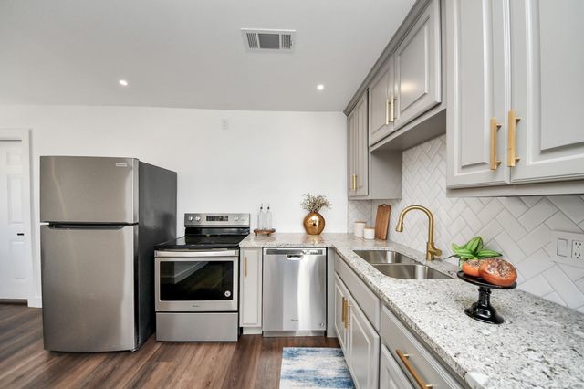 4215 Eli St Street, Houston, TX 77007