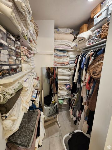 61 W SUNSET DR, Layton, UT 84041