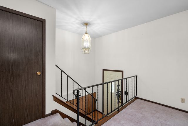118 E Lamphere Drive, Blue Grass, IA 52726