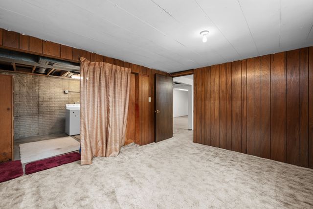 118 E Lamphere Drive, Blue Grass, IA 52726
