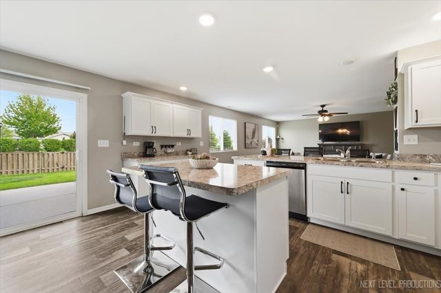 1731 Dempsey Circle, Pingree Grove, IL 60140