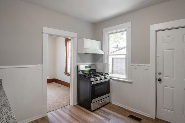 188 Wyoming Street E, Saint Paul, MN 55107