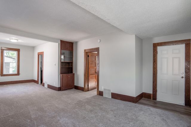 188 Wyoming Street E, Saint Paul, MN 55107