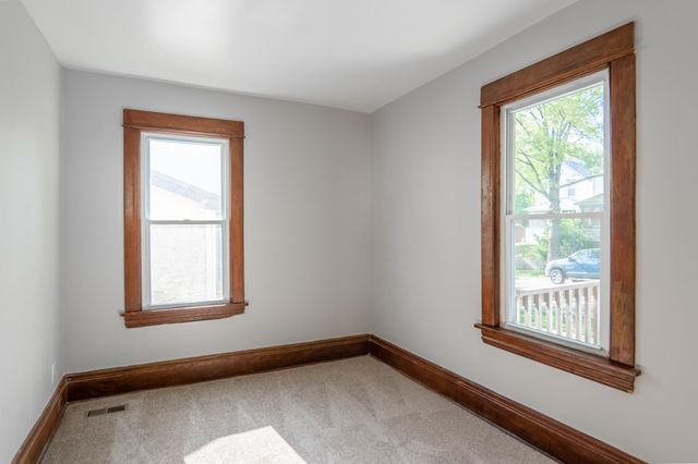 188 Wyoming Street E, Saint Paul, MN 55107