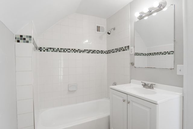 188 Wyoming Street E, Saint Paul, MN 55107