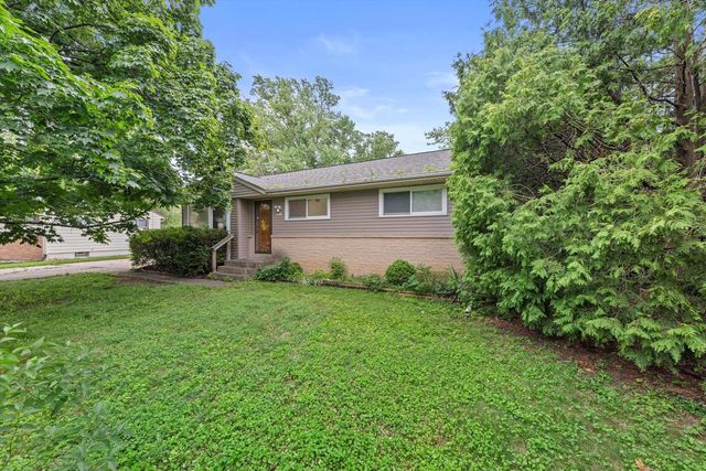 7830 N Link PLACE, Milwaukee, WI 53223