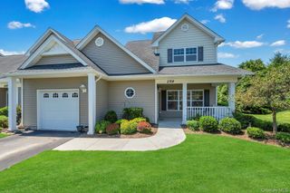 159 Stoneleigh Drive, Riverhead, NY 11901