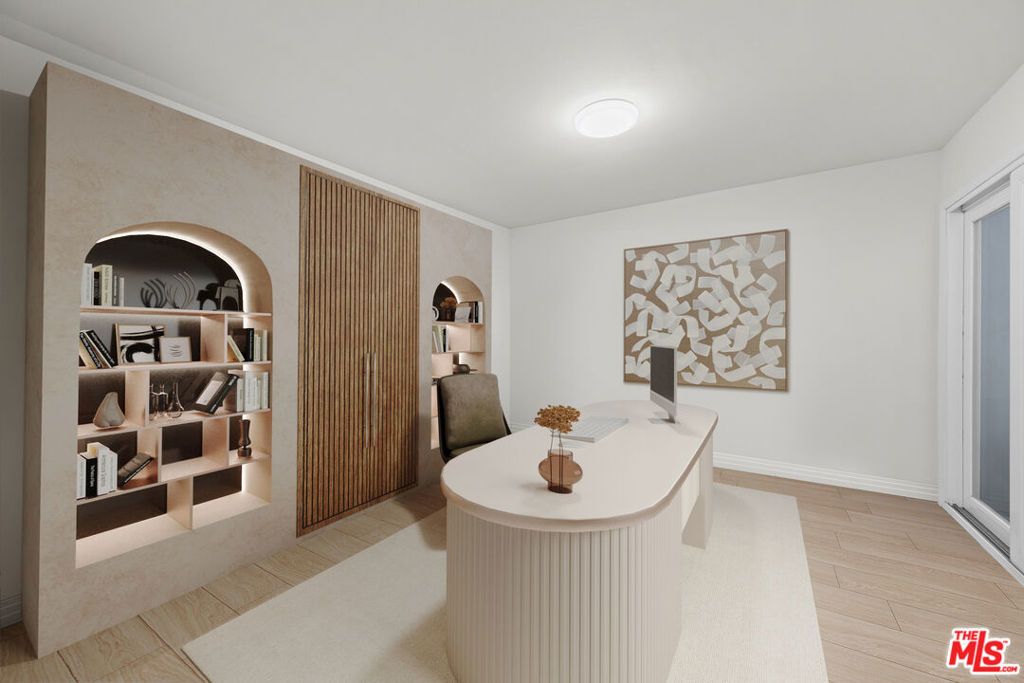 Image 15 of property listing at 939 15th Street 9, Santa Monica, CA 90403