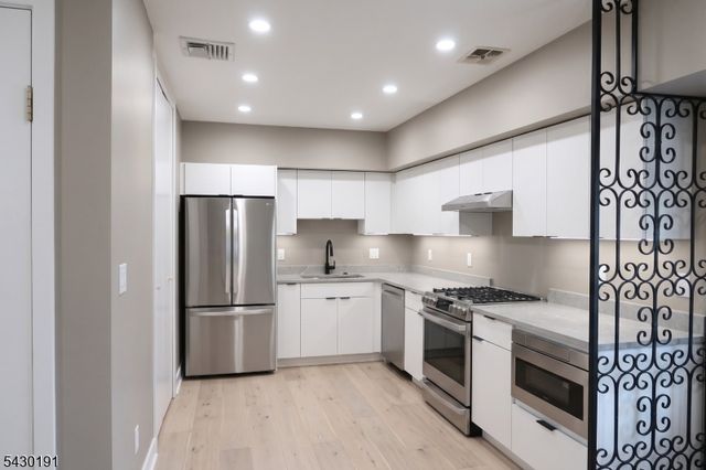 12 Louisiana Dr D, Old Bridge Twp., NJ 07747