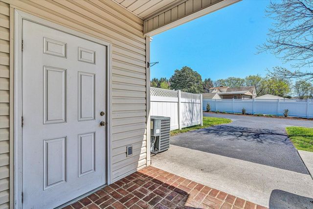 88 Maple ST, Salem, VA 24153