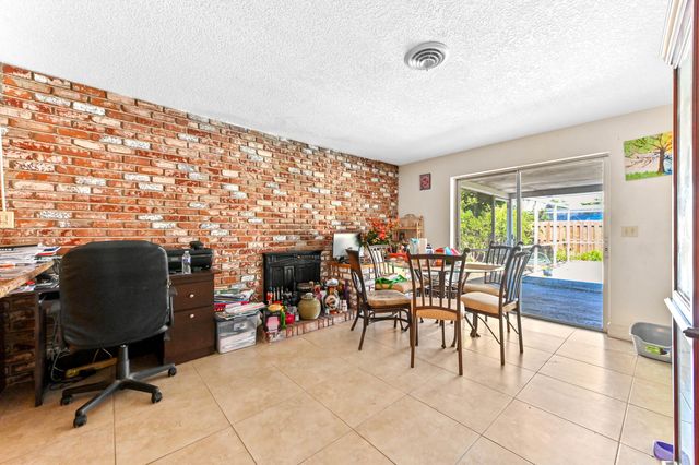 315 SW 12th Avenue, Boynton Beach, FL 33435