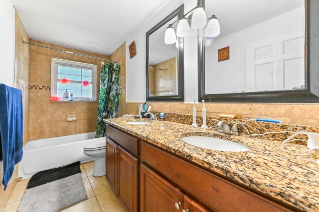 315 SW 12th Avenue, Boynton Beach, FL 33435