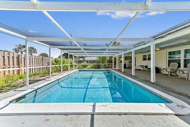 315 SW 12th Avenue, Boynton Beach, FL 33435