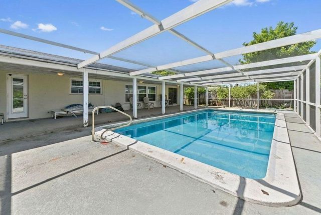 315 SW 12th Avenue, Boynton Beach, FL 33435