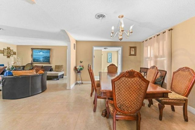 315 SW 12th Avenue, Boynton Beach, FL 33435