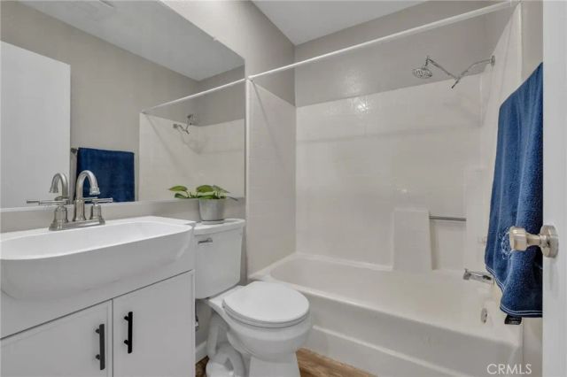 2390 W Orangethorpe Avenue 10, Fullerton, CA 92833