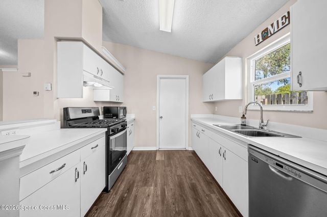 7217 Hammock Lakes Drive, Melbourne, FL 32940