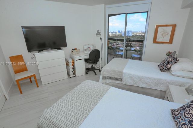 3530 Mystic Pointe Drive 2807, Aventura, FL 33180