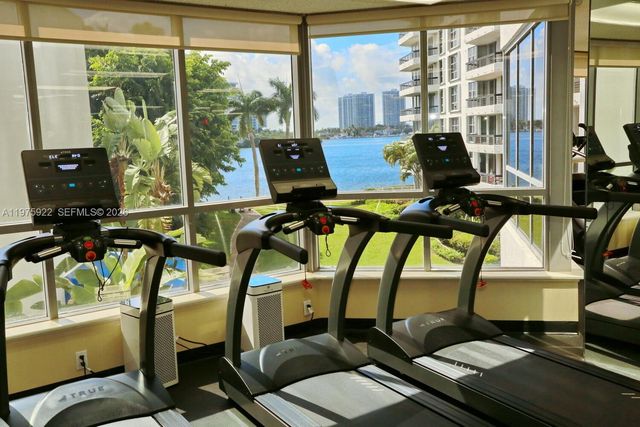 3530 Mystic Pointe Drive 2807, Aventura, FL 33180