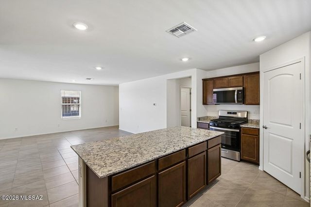 12382 N Bella Victoria Road, Marana, AZ 85658